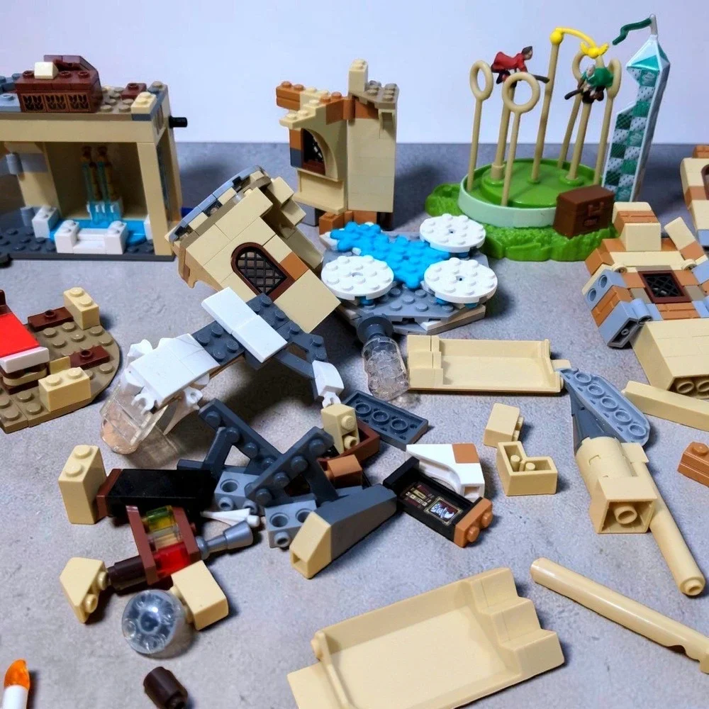 LEGO Harry Potter 75956 Quidditch Match Retired Set AS-IS Incomplete Tower Parts - Picture 6 of 9
